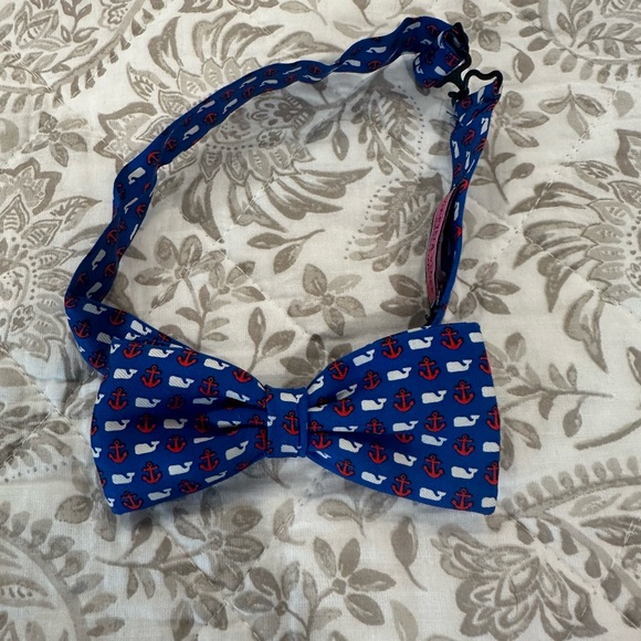 Vineyard Vines Boys Bow tie - Picture 4 of 5
